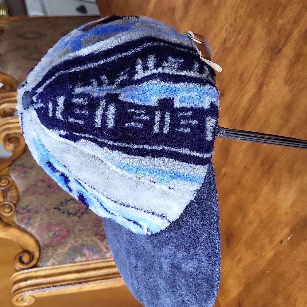 Tsunami hat - Picture 2 of 6
